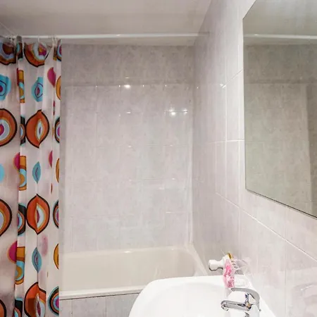 Stunning In Vilaseca With Kitchen Сasa de vacaciones *